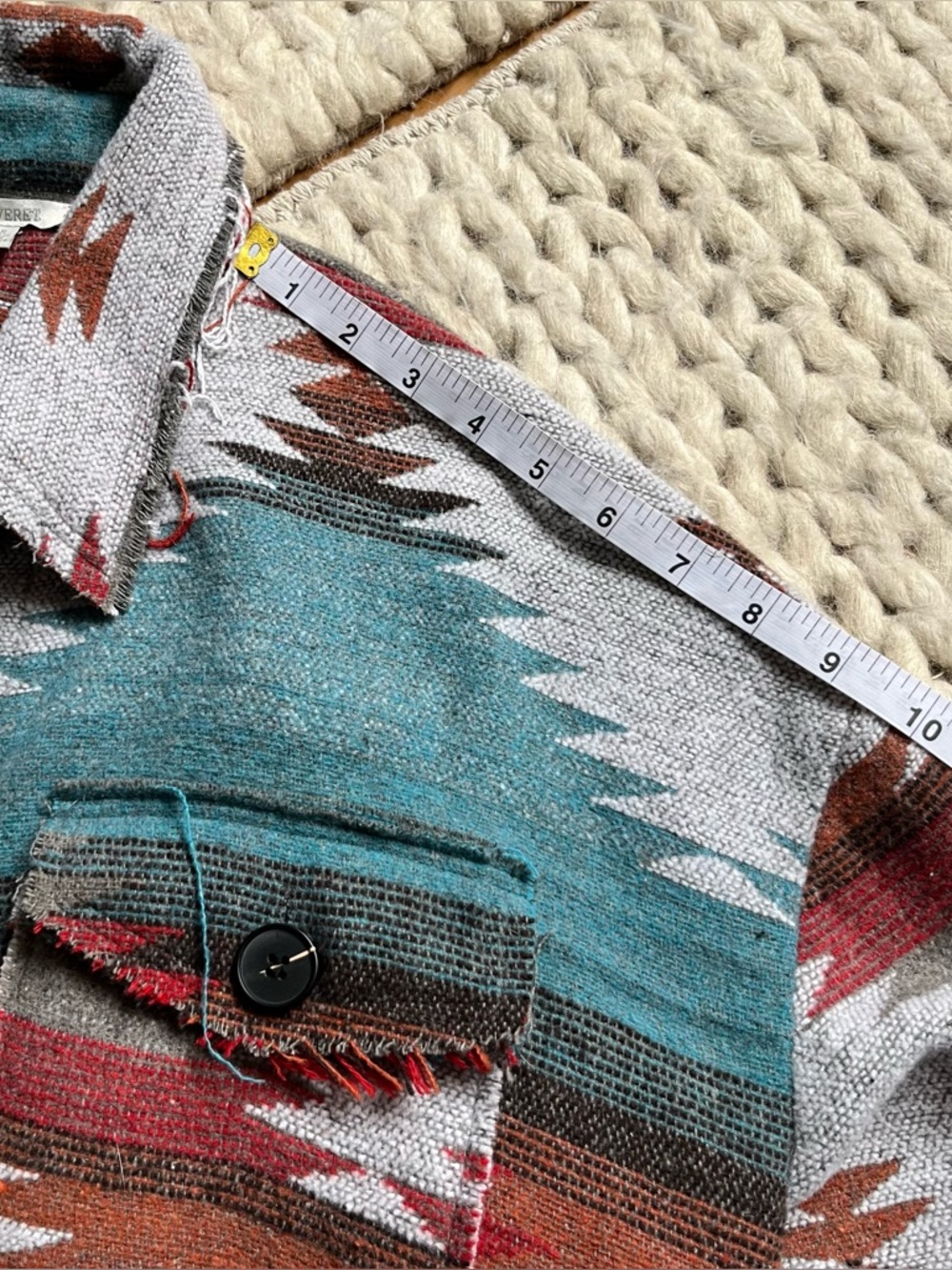 Aztec Cropped Button-Up Veveret Jacket | small-medium - Picture 12 of 17